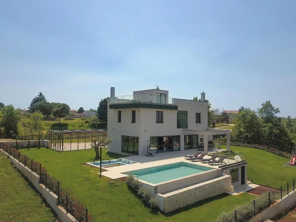 Villa Grisi ヴィジナダ