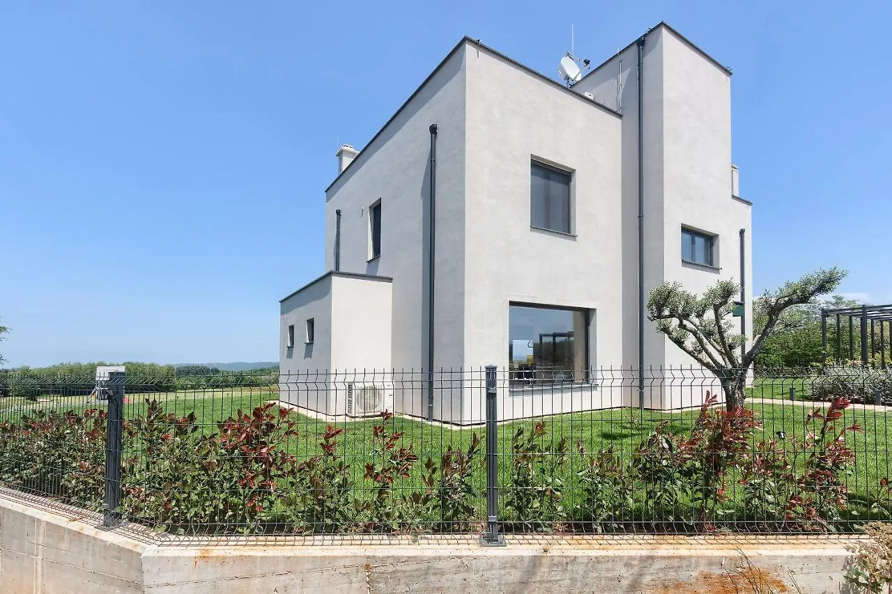 Villa Grisi ヴィジナダ